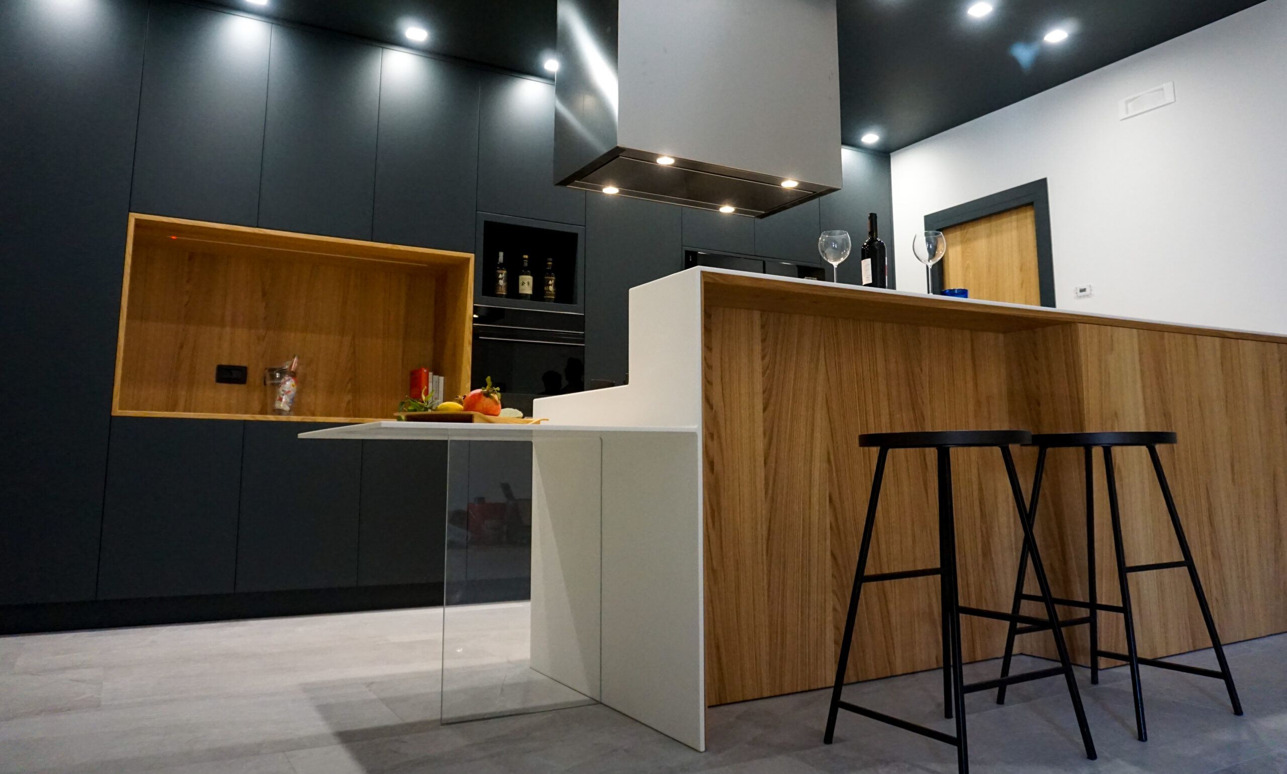 SOHO cucina di design in rovere naturale made in Italy by Disegnopiù | Puglia