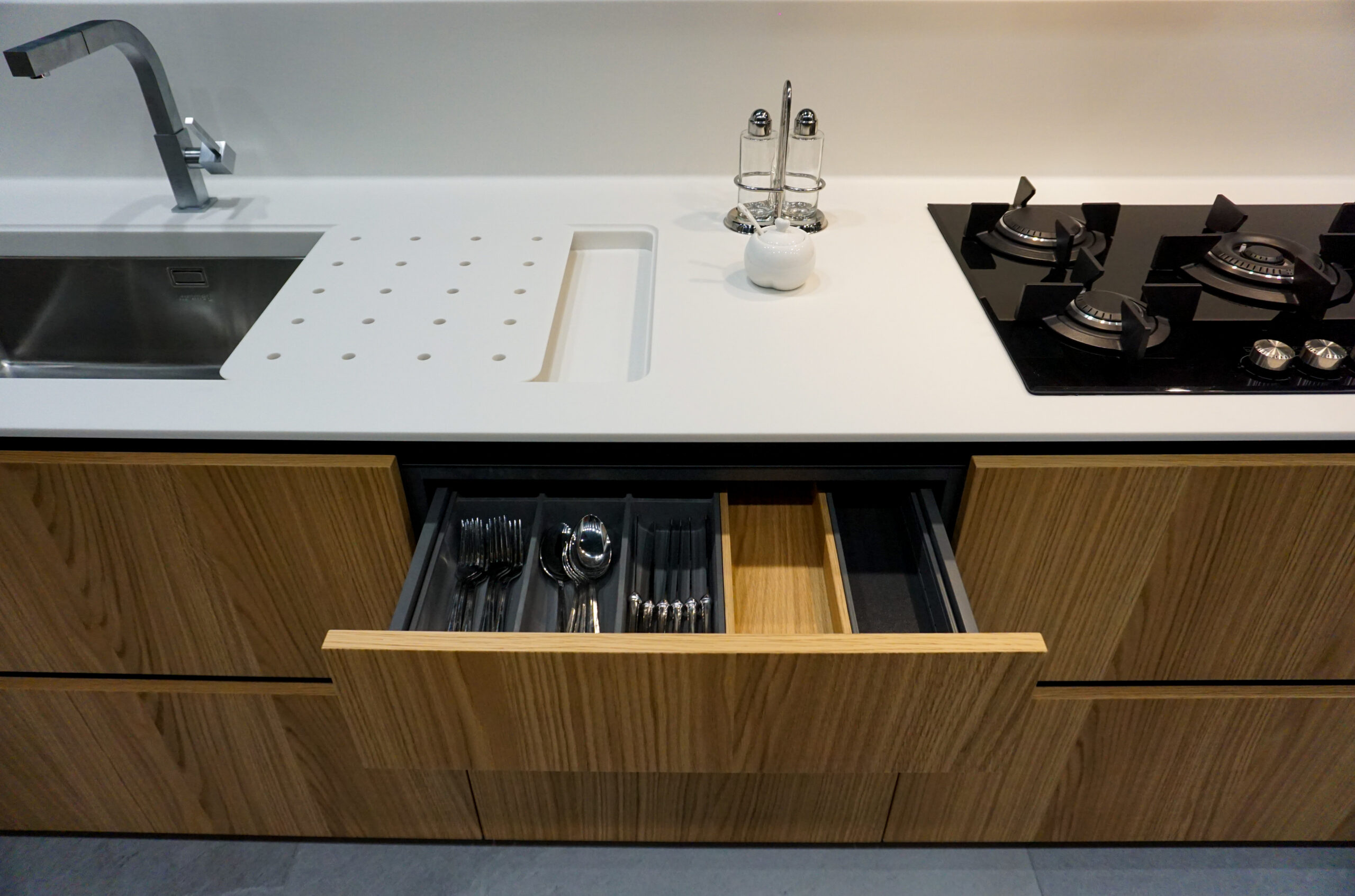 SOHO design kitchen oakwood finishing made in Italy by Disegnopiù | Puglia