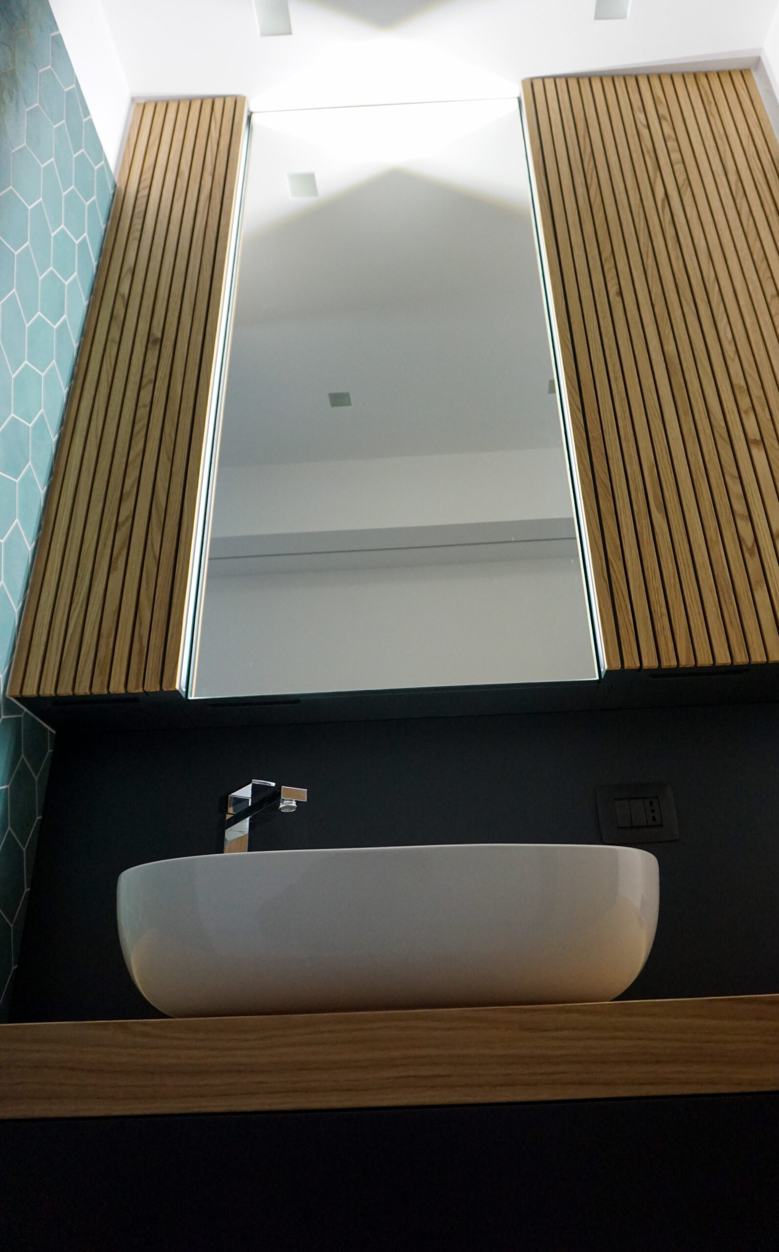 SOHO design bathroom made in Italy by Disegnopiu